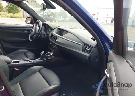 2015 BMW X1 xDrive28I из США, поврежденный, VIN WBAVL1C59FVY38093